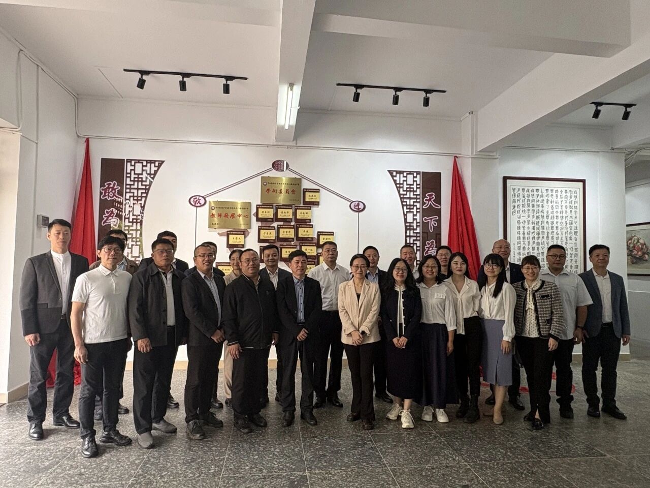 1763949546960029036.jpg 6eff14fc23274967c3dfe3d8b3c2122b.jpg